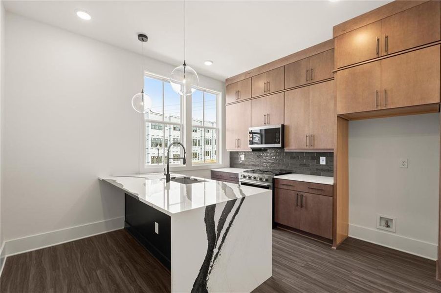 Furnished interior view inside a new home in , Alpharetta (Image 7).
