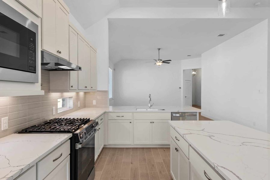 Furnished interior view inside a new home in Attwater, Waller (Image 10).