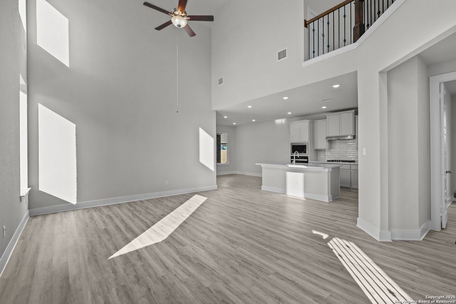 Spacious, unfurnished interior of a new home in Veramendi, New Braunfels (Image 24).