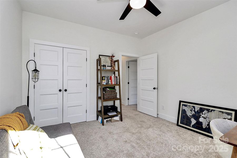 3rd bedroom Upstairs 3rd bedroom Upstairs