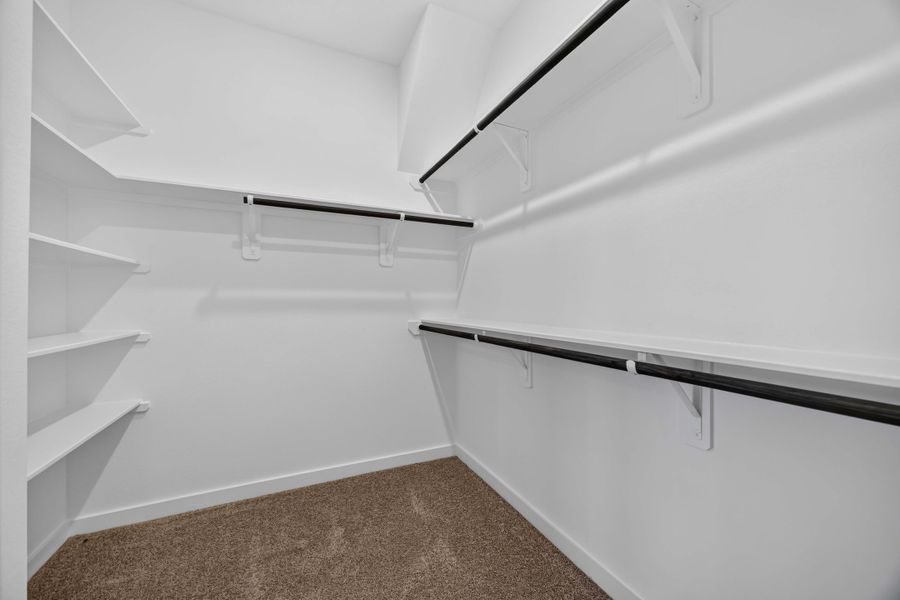 Spacious, unfurnished interior of a new home in La Segarra 40', Brookshire (Image 28).