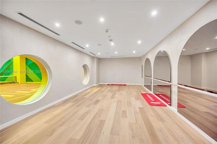 Spacious, unfurnished interior of a new home in , Miami (Image 21).