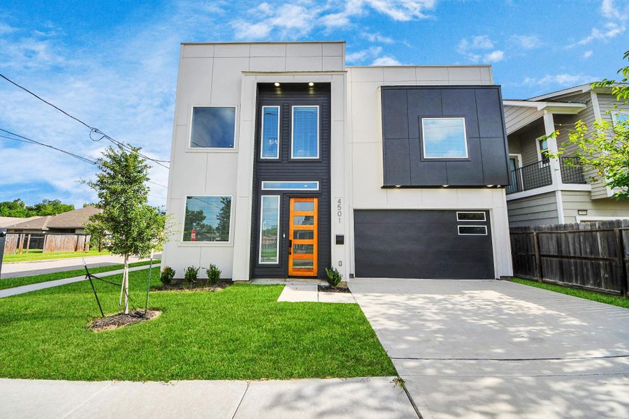 Front exterior of a new home in , Houston, TX, highlighting curb appeal (Image 2). Front exterior of a new home in , Houston, TX, highlighting curb appeal (Image 2).