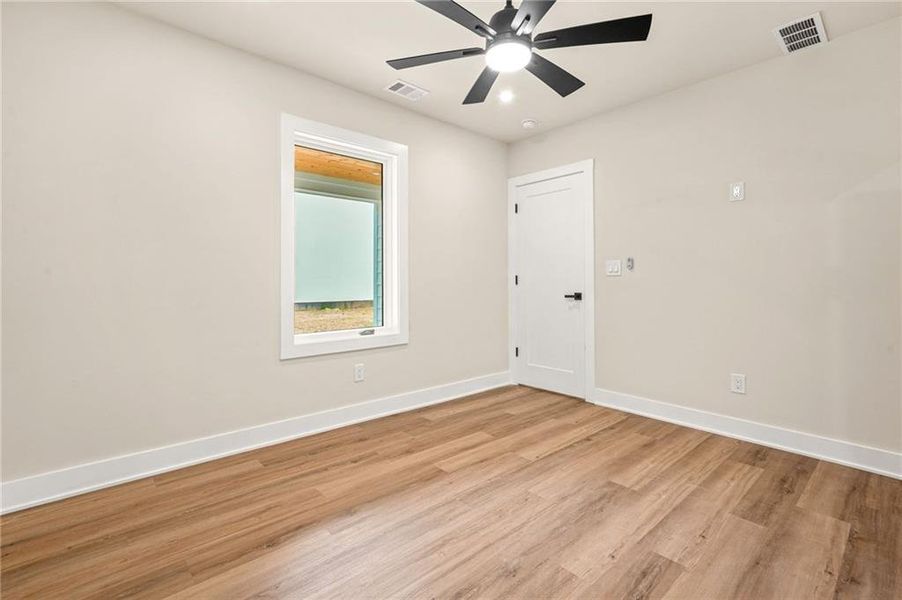 Spacious, unfurnished interior of a new home in , Atlanta (Image 51).