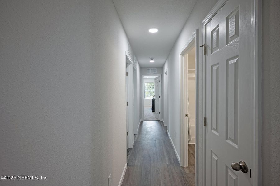 Spacious, unfurnished interior of a new home in , Jacksonville (Image 22).