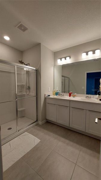 Furnished interior view inside a new home in , Kissimmee (Image 9).