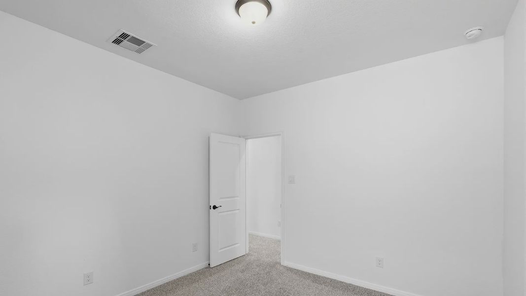 Spacious, unfurnished interior of a new home in Woodforest, Montgomery (Image 17).