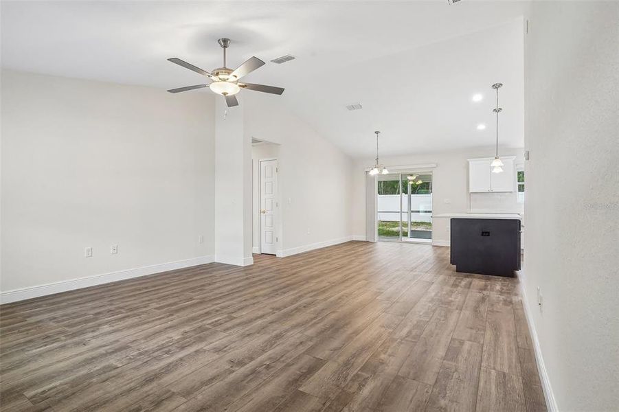 Spacious, unfurnished interior of a new home in , Ocala (Image 17).