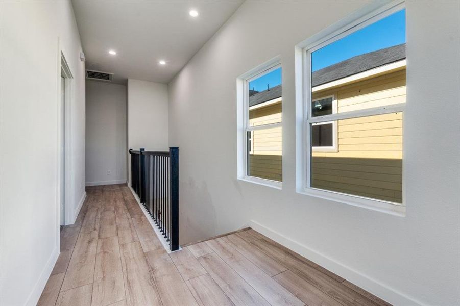 Spacious, unfurnished interior of a new home in , Dallas (Image 12).