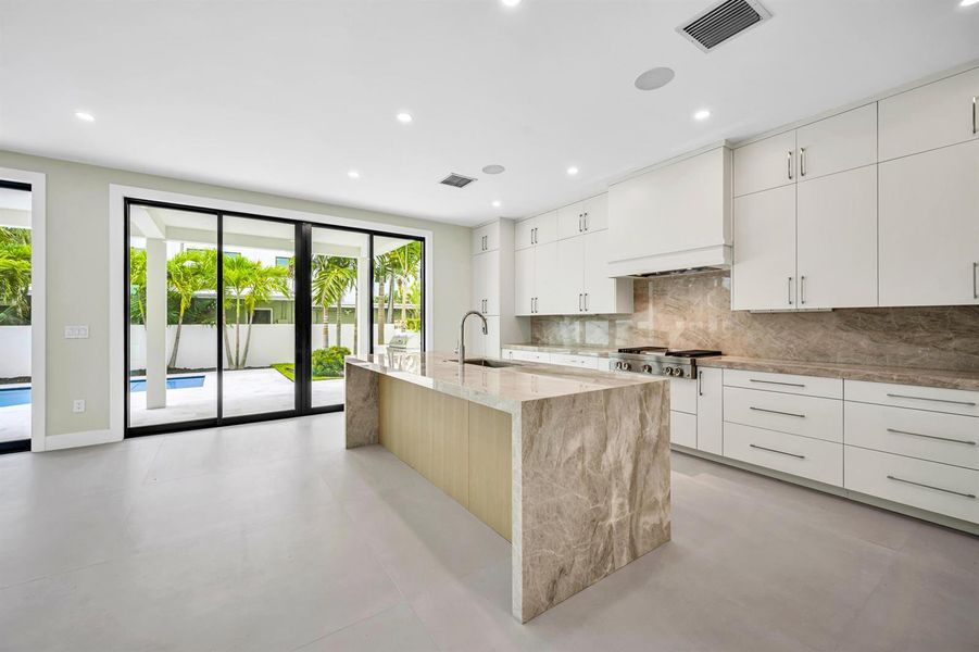 445 NE 11TH AVE-15 445 NE 11TH AVE-15