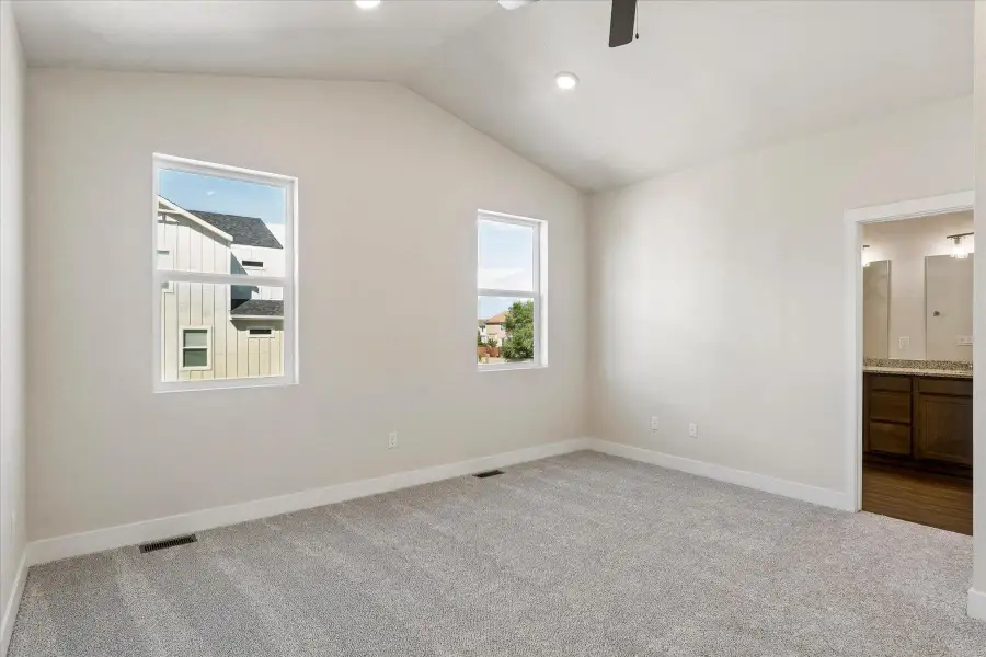 Spacious, unfurnished interior of a new home in Pony Park, Colorado Springs (Image 17).