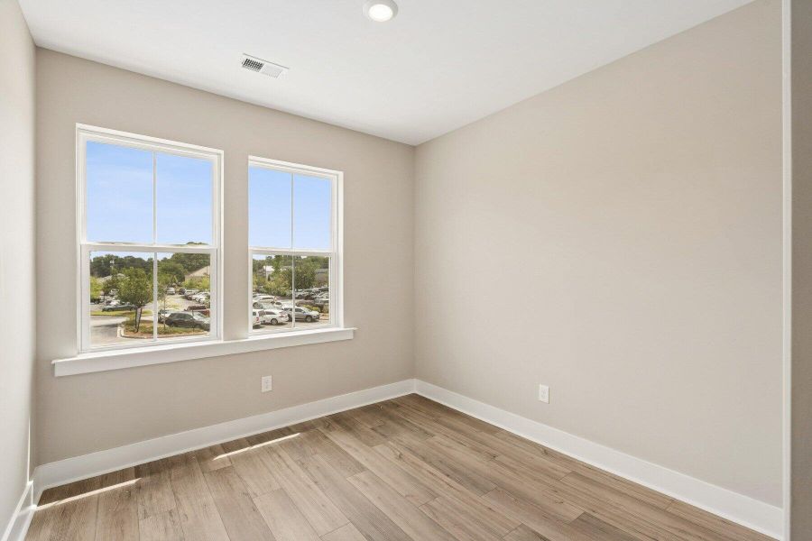 Spacious, unfurnished interior of a new home in , Charleston (Image 33).