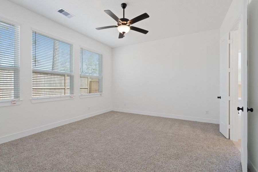 Spacious, unfurnished interior of a new home in Attwater, Waller (Image 25).