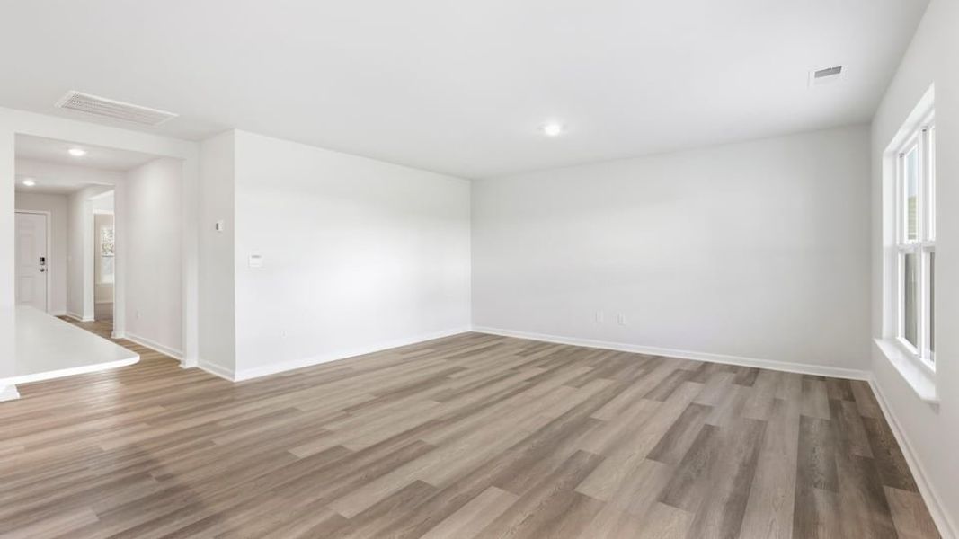 Spacious, unfurnished interior of a new home in Cascade Point, Seneca (Image 26).