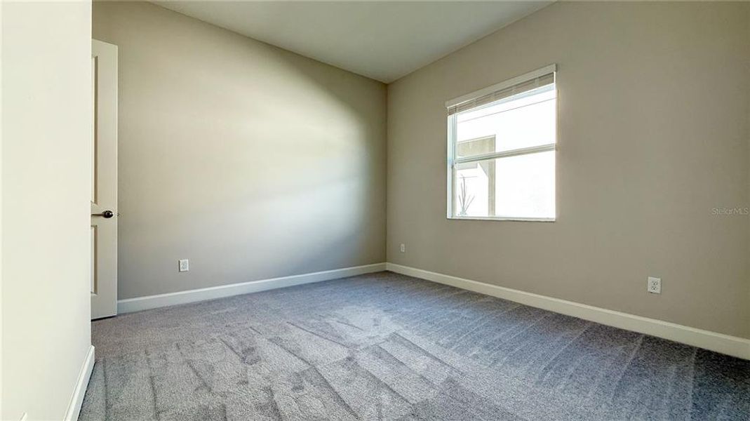 Spacious, unfurnished interior of a new home in Valencia Ridge, Wesley Chapel (Image 31).