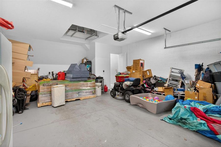 Furnished interior view inside a new home in , Largo (Image 15).