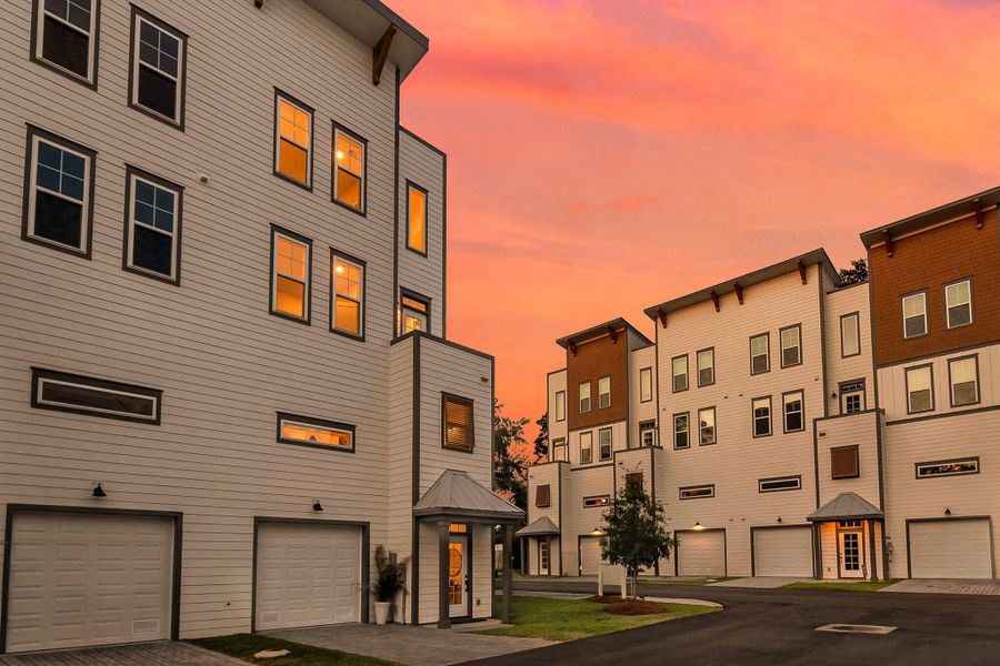 Condo located in North Charleston, SC showcasing its design and architecture (Image 5).