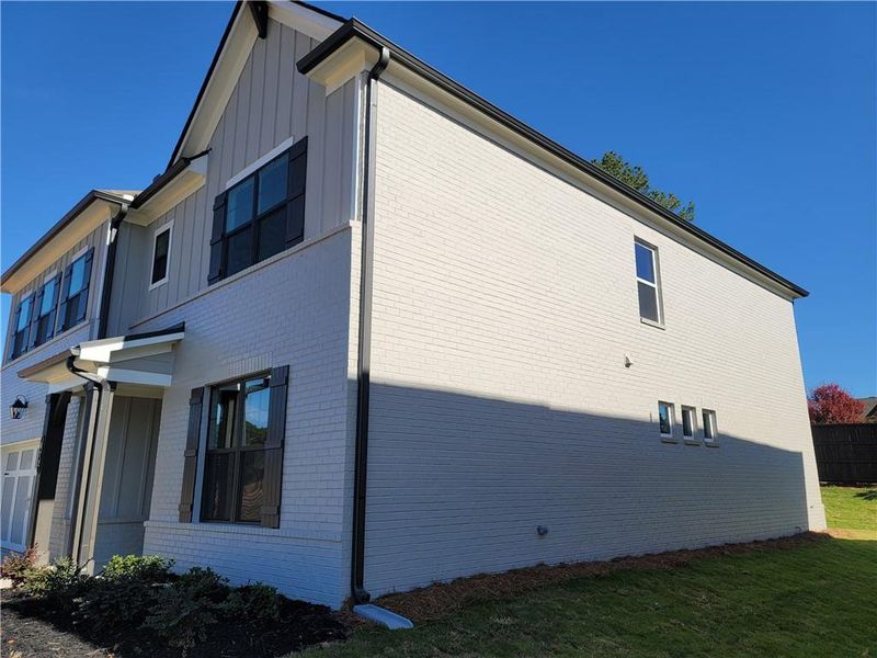 Exterior details and patio area of a home in Pinecrest Ridge, Dacula (Image 4).