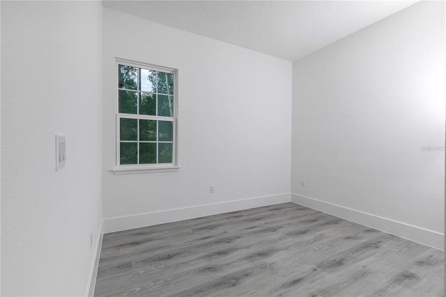 Spacious, unfurnished interior of a new home in , Dunnellon (Image 28).
