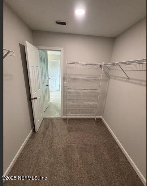 Spacious, unfurnished interior of a new home in , Jacksonville (Image 29).