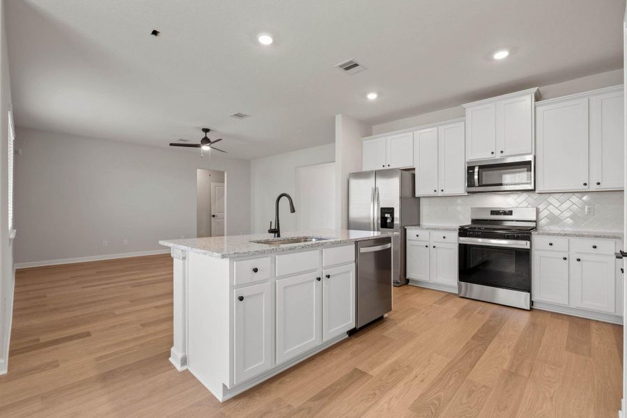 Furnished interior view inside a new home in Lago Mar, Texas City (Image 4).