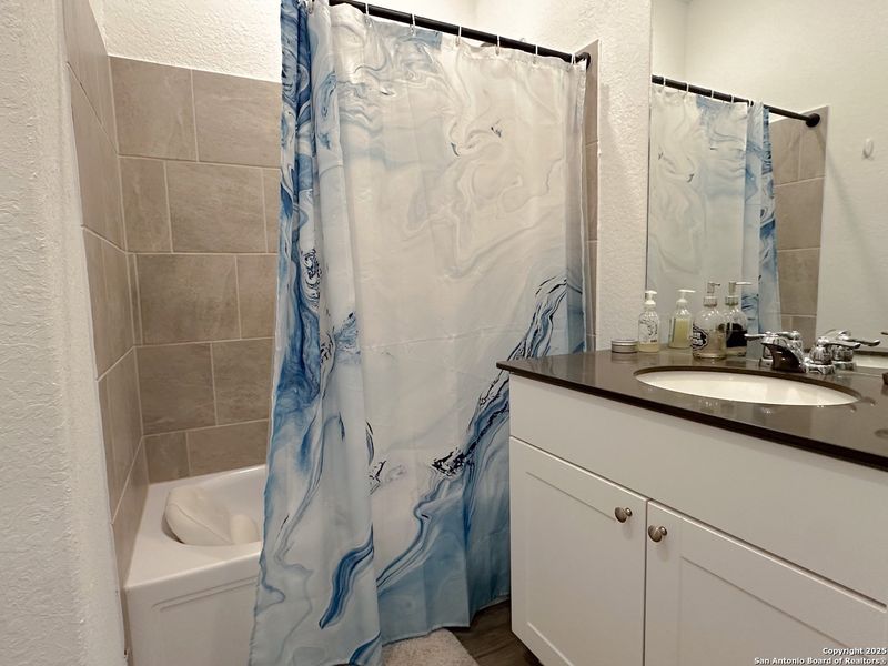 Furnished interior view inside a new home in Silos: Barrington Collection, San Antonio (Image 5).