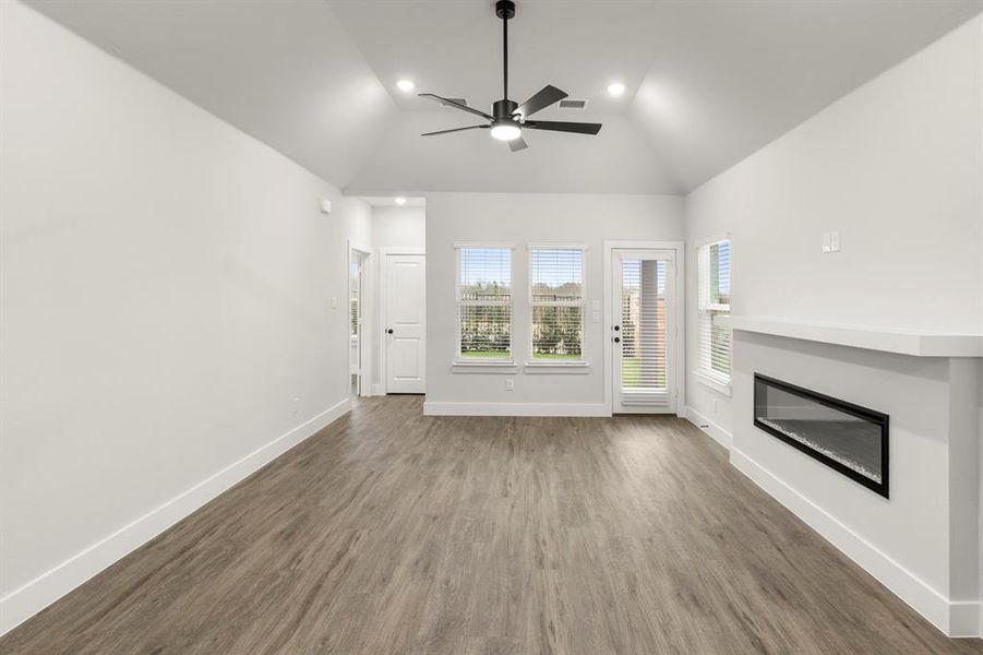 12. 1921 Sapphire - Family 12. 1921 Sapphire - Family