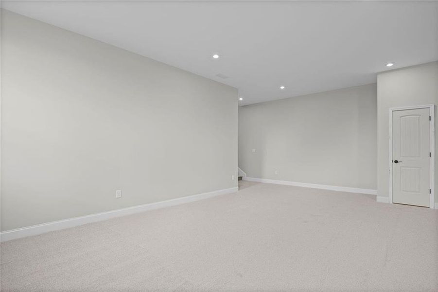 Spacious, unfurnished interior of a new home in Woodberry, Canton (Image 18).