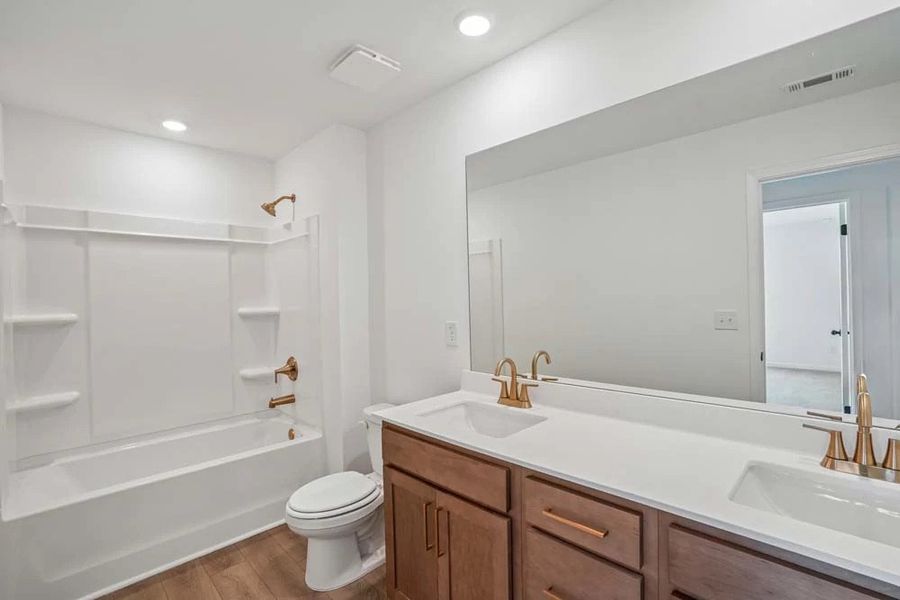 Sample Photo: Bathroom Two featuring Laguna Collection Finishes Sample Photo: Bathroom Two featuring Laguna Collection Finishes