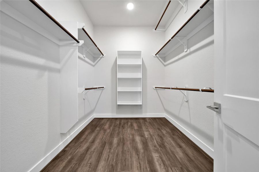 Spacious, unfurnished interior of a new home in Lago Pointe, Seabrook (Image 26). Spacious, unfurnished interior of a new home in Lago Pointe, Seabrook (Image 26).