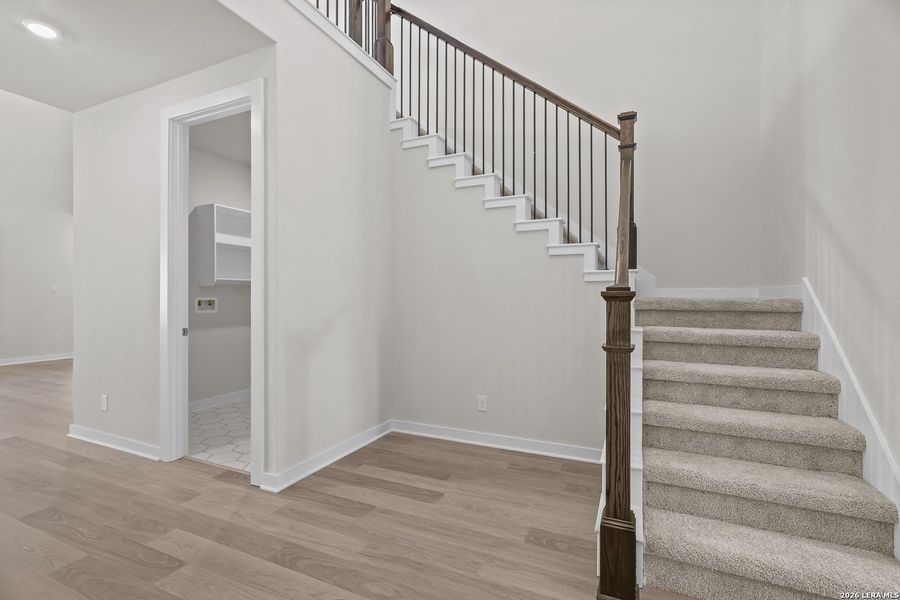 Spacious, unfurnished interior of a new home in Nopal Valley, San Antonio (Image 22).