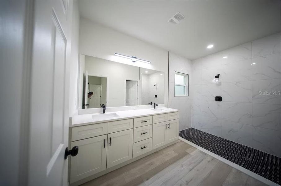 Furnished interior view inside a new home in , Citrus Springs (Image 11).