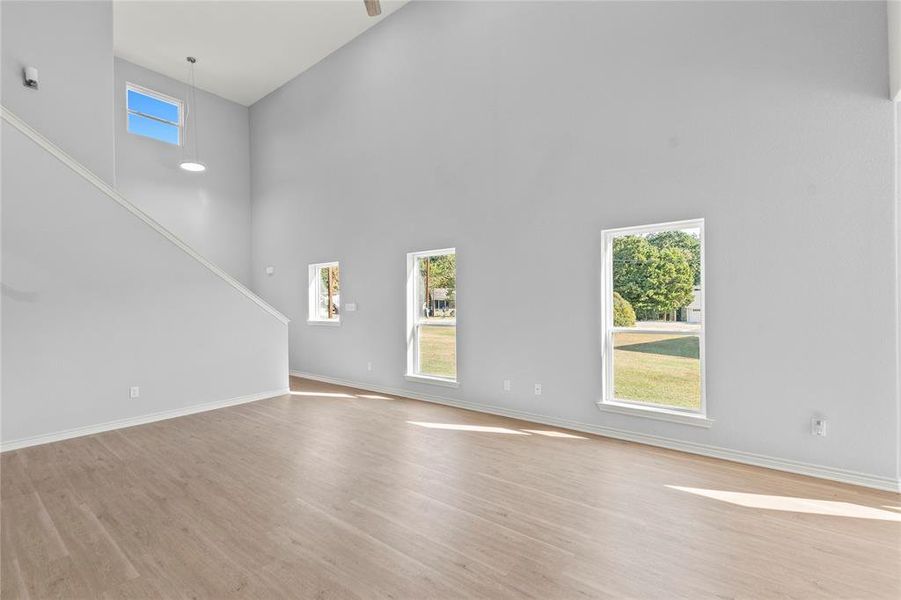 Spacious, unfurnished interior of a new home in , Tool (Image 21).