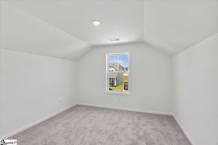 Spacious, unfurnished interior of a new home in Hazelwood, Boiling Springs (Image 27).