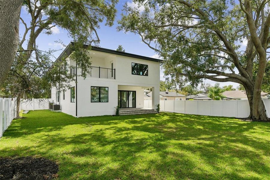 Exterior details and patio area of a home in Wyoming Estates, Tampa (Image 27). Exterior details and patio area of a home in Wyoming Estates, Tampa (Image 27).