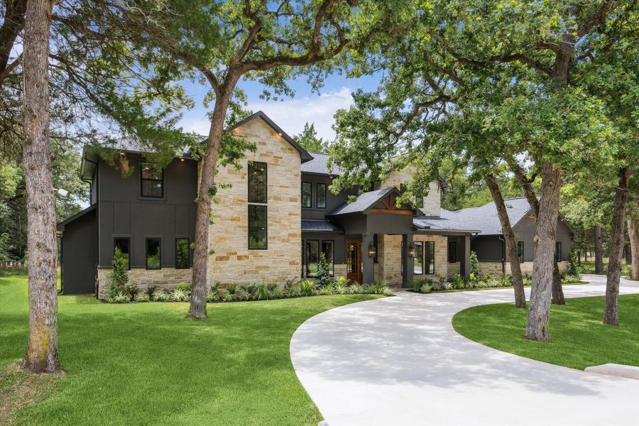 offering a perfect mix of elegance and nature