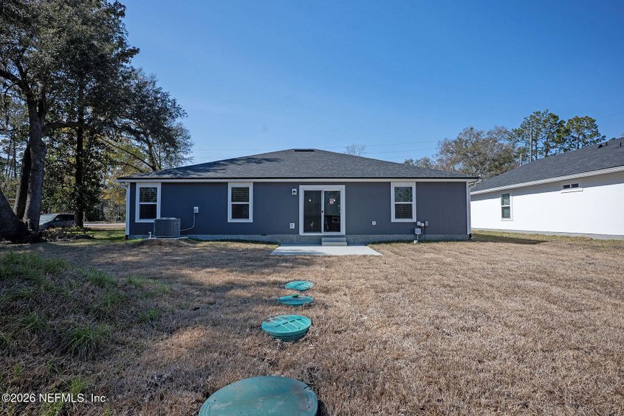 Exterior details and patio area of a home in , Jacksonville (Image 3).