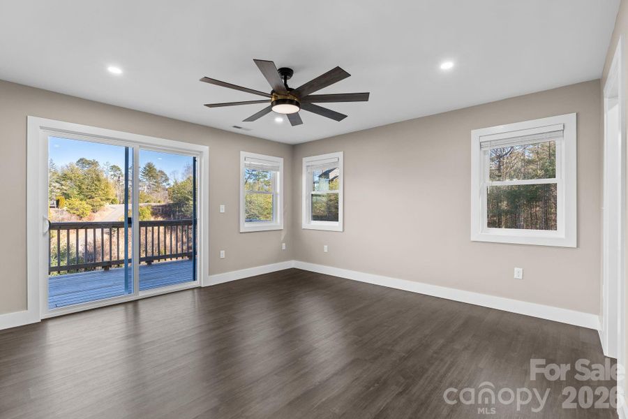 Spacious, unfurnished interior of a new home in , Weaverville (Image 21).