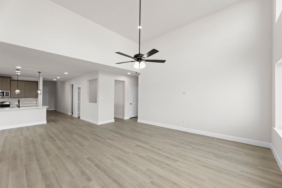 Representative unfurnished interior of a home built from the Honor by Rockwell Homes in Creekside, Royse City (Image 24).