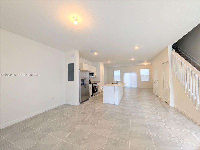 Spacious, unfurnished interior of a new home in , Florida City (Image 27).