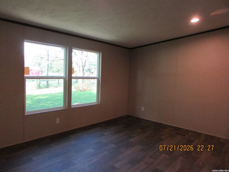 Spacious, unfurnished interior of a new home in , San Antonio (Image 16).