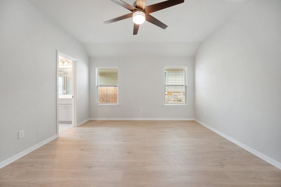 Spacious, unfurnished interior of a new home in Porter Country, Kyle (Image 20).