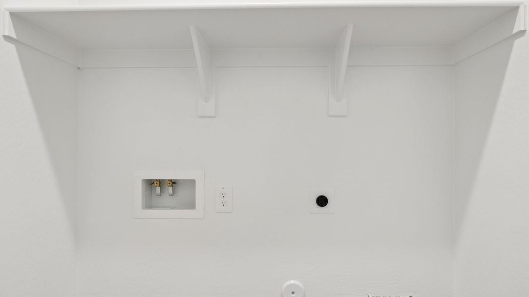 Representative unfurnished interior of a home built from the Raven by D.R. Horton in Magma Ranch Vistas, Florence (Image 31).