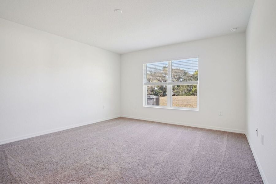 Spacious, unfurnished interior of a new home in Silver Lake Estates II, Leesburg (Image 4).