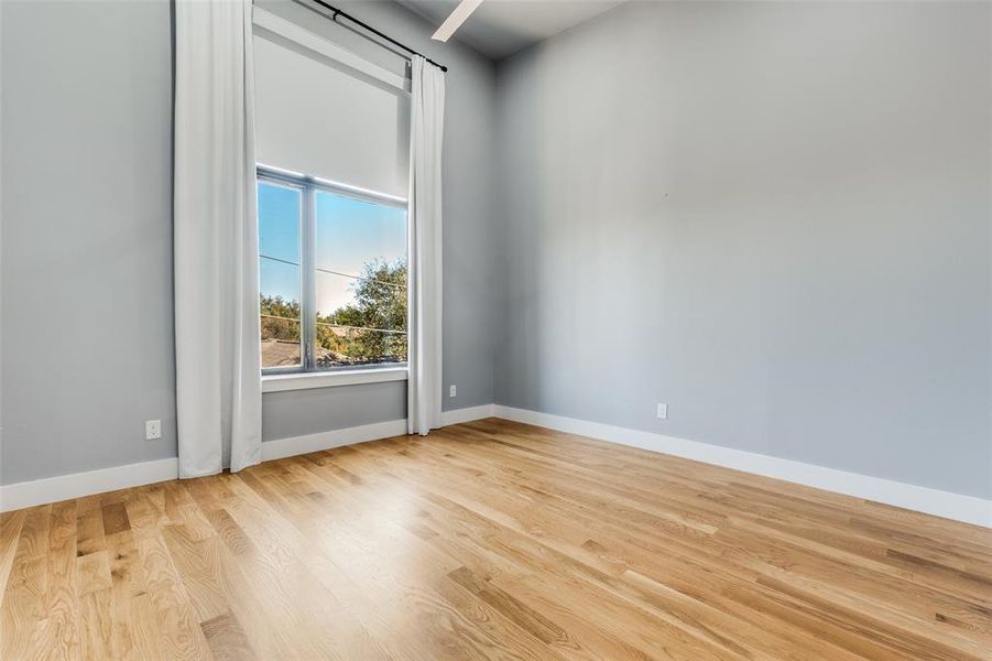 Spacious, unfurnished interior of a new home in , Dallas (Image 28).