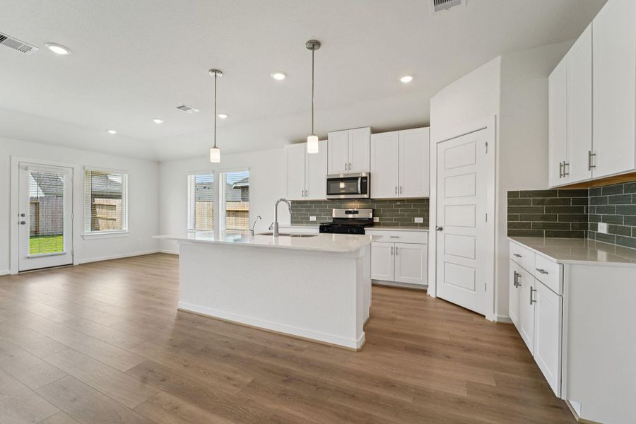 Furnished interior view inside a new home in Southwinds, Baytown (Image 14). Furnished interior view inside a new home in Southwinds, Baytown (Image 14).