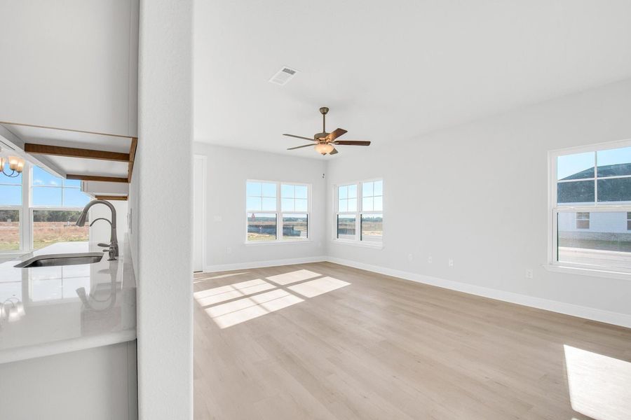 Representative unfurnished interior of a home built from the Plan 1817 by Adams Homes in Pine Top, Cantonment (Image 18).
