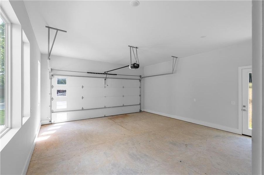 Spacious, unfurnished interior of a new home in , Atlanta (Image 73).