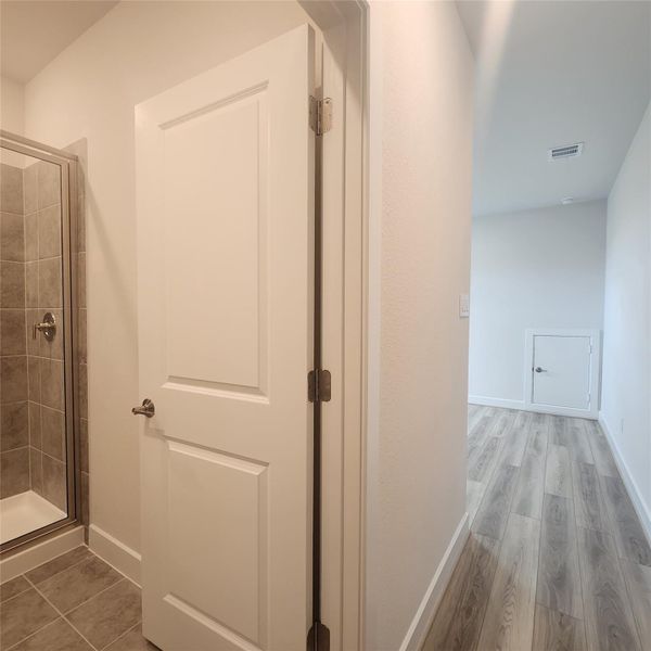 4th bath room 4th bath room