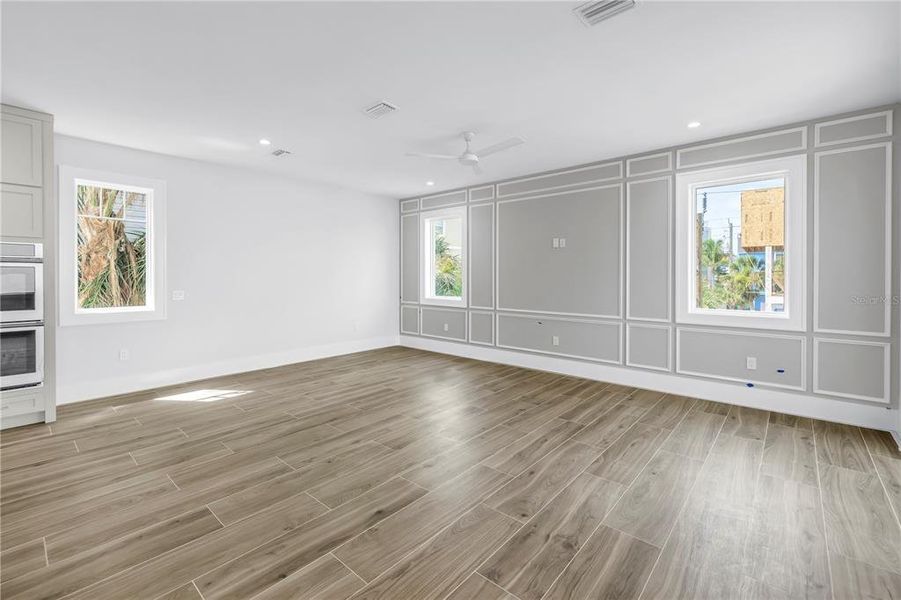 Spacious, unfurnished interior of a new home in , Sarasota (Image 19).